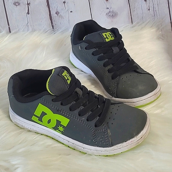 DC Shoe Company Skateboarding Gray  Leather Gaveler Sneakers Shoes Youth Size 12 - Picture 15 of 17